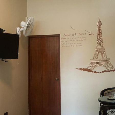 Hostal Carlos Tenaud 리마 외부 사진