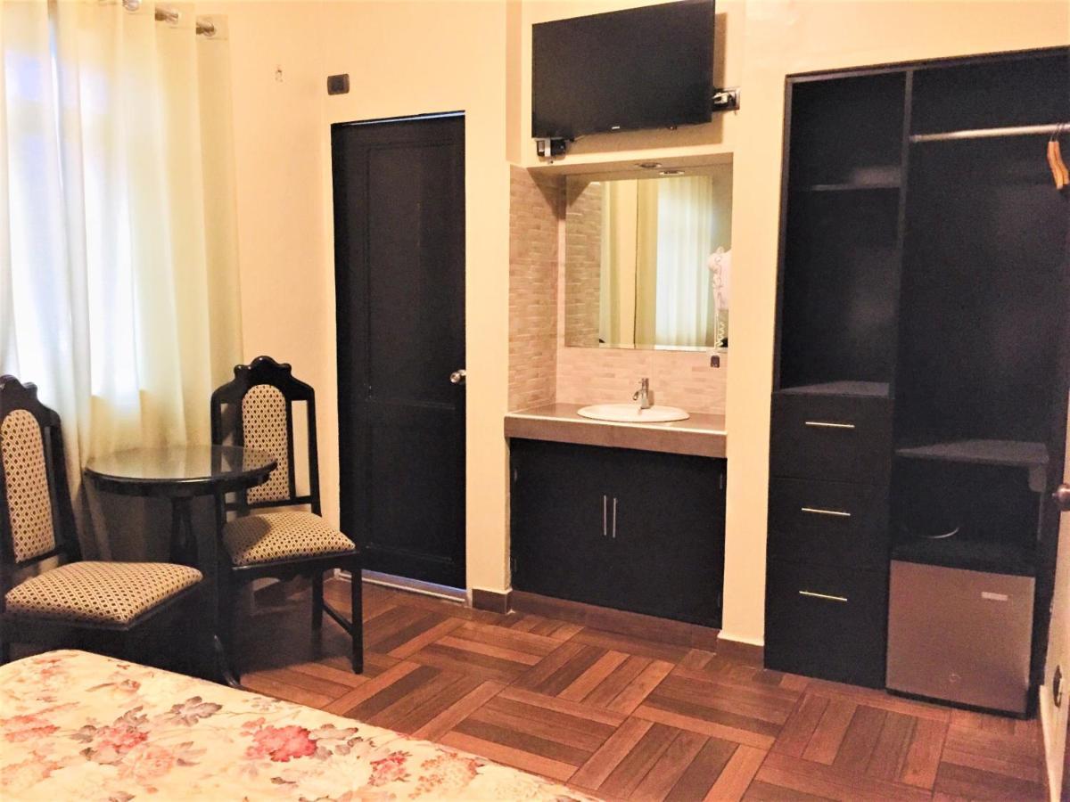 Hostal Carlos Tenaud 리마 외부 사진