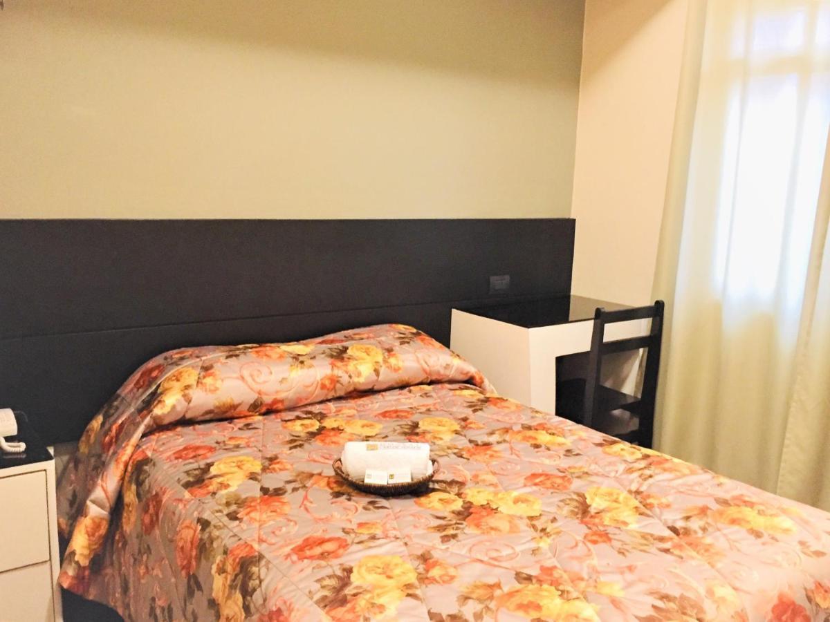 Hostal Carlos Tenaud 리마 외부 사진