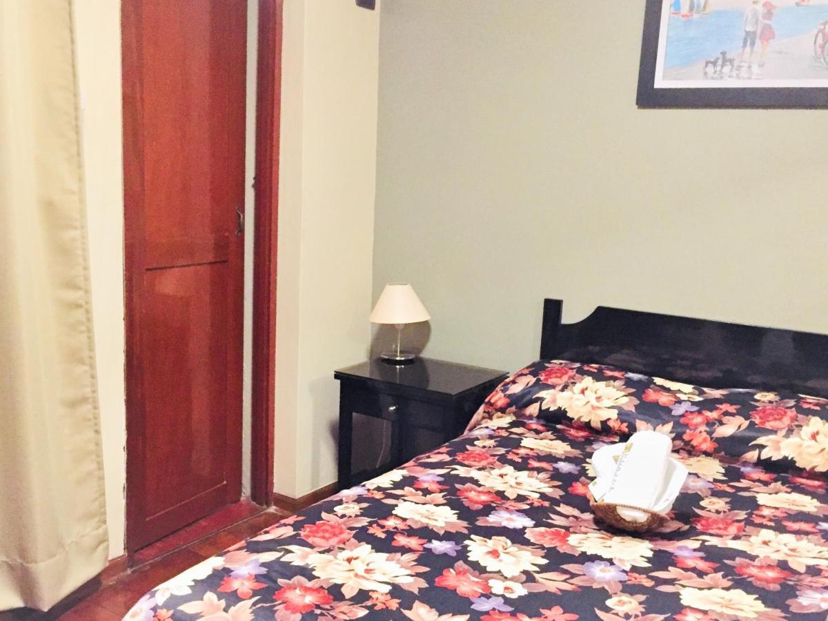 Hostal Carlos Tenaud 리마 외부 사진