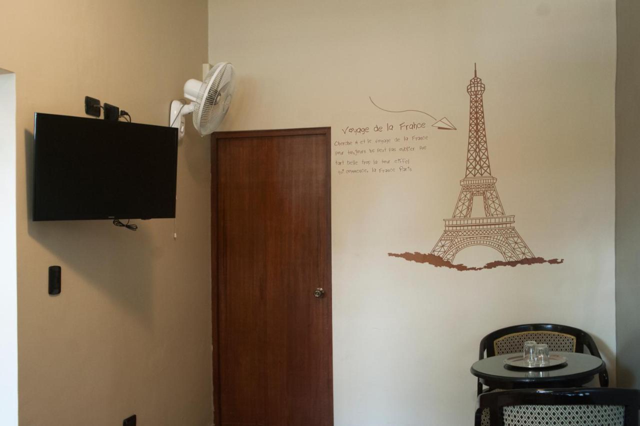 Hostal Carlos Tenaud 리마 외부 사진