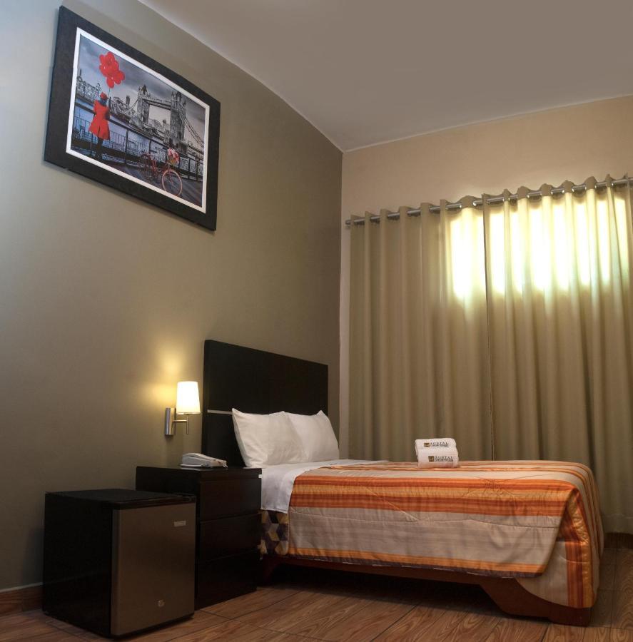 Hostal Carlos Tenaud 리마 외부 사진